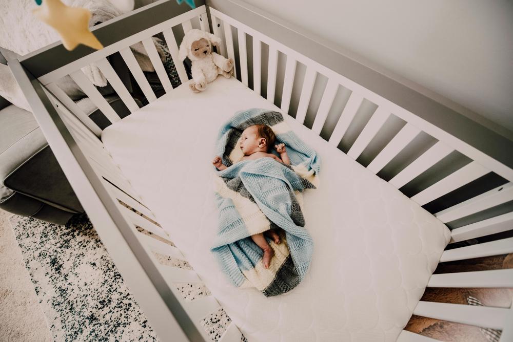 baby crib